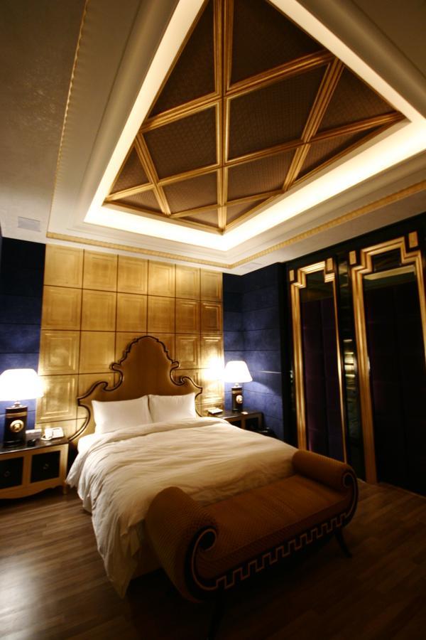 The Yorker Deluxe Motel Taoyuan Exterior photo